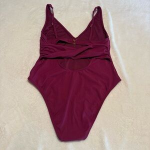 Shade & Shore medium 8/10 one piece swimsuit wine color textured bathing suit